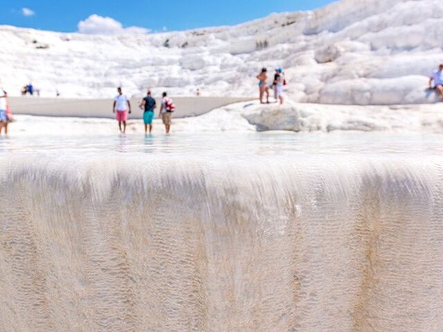 Salda Gölü Pamukkale Çeşme Alaçatı Turu 1 Gece Otel Konaklaması